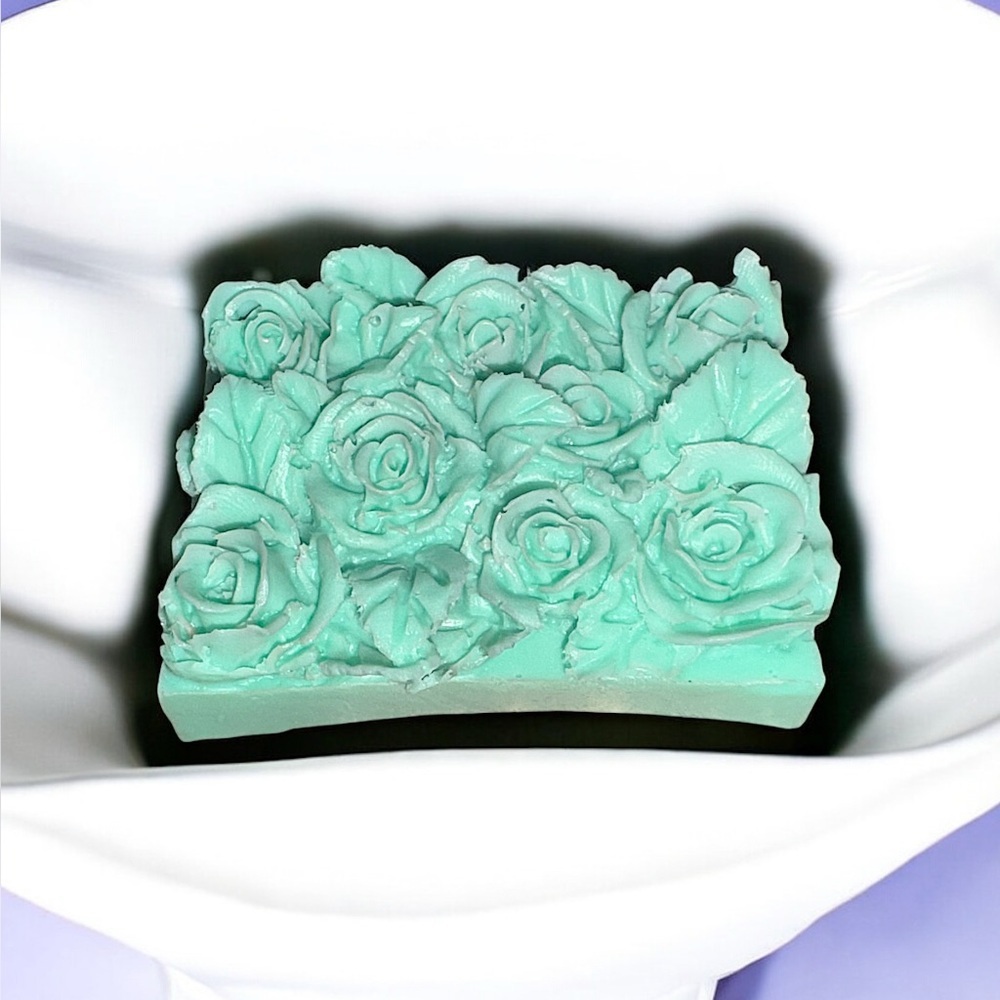3D roses Soap Bar 3x2in 5oz pine tree scented shea butter based HANDMADE